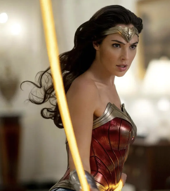 HABRÁ NUEVA PELÍCULA DE LA MUJER MARAVILLA; JAMES GUNN RESCATARÁ A GAL GADOT